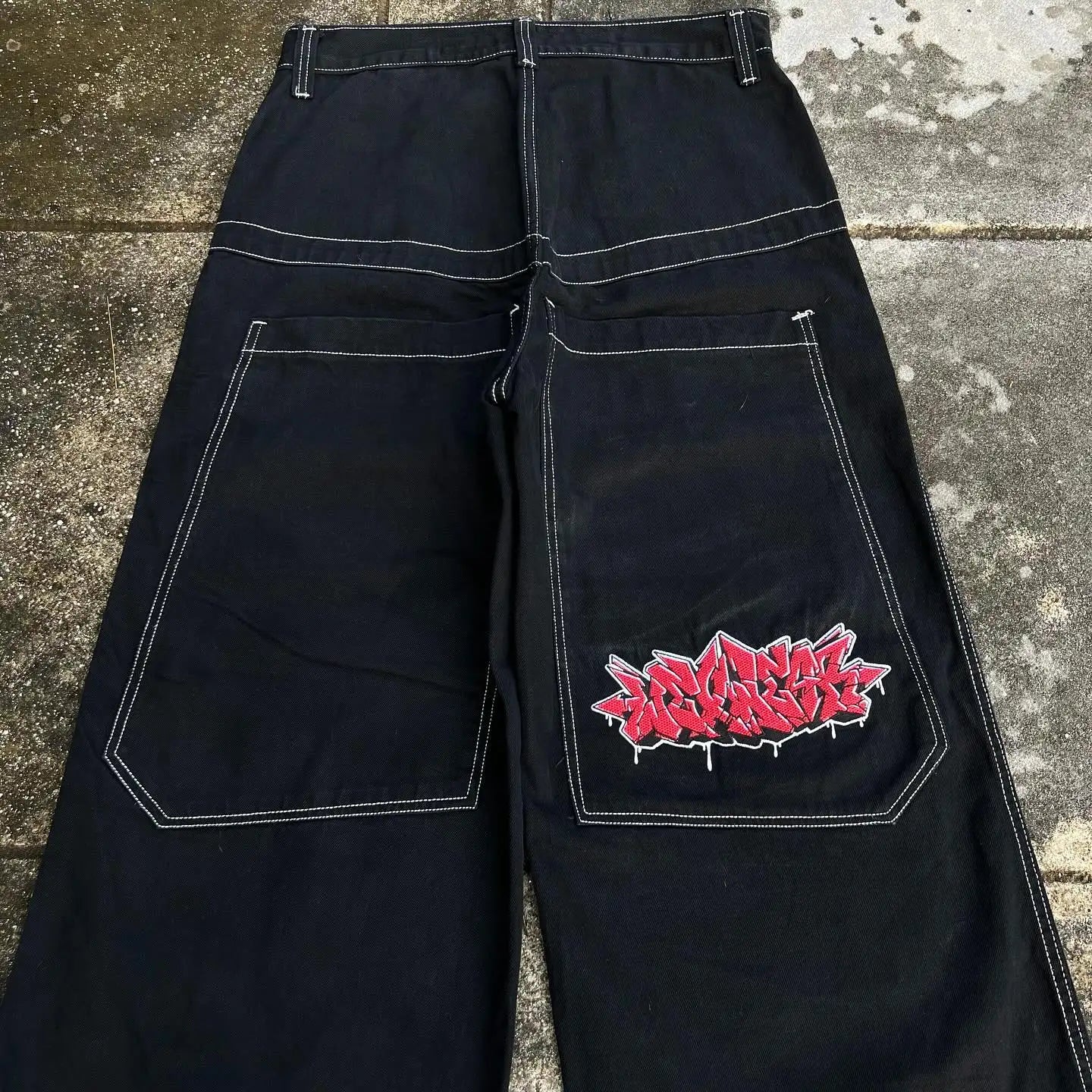 EMBROIDERED BAGGY JEANS