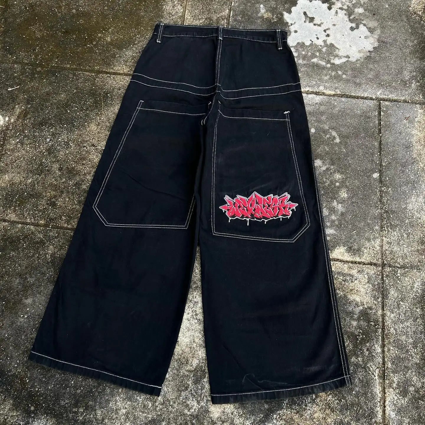 EMBROIDERED BAGGY JEANS