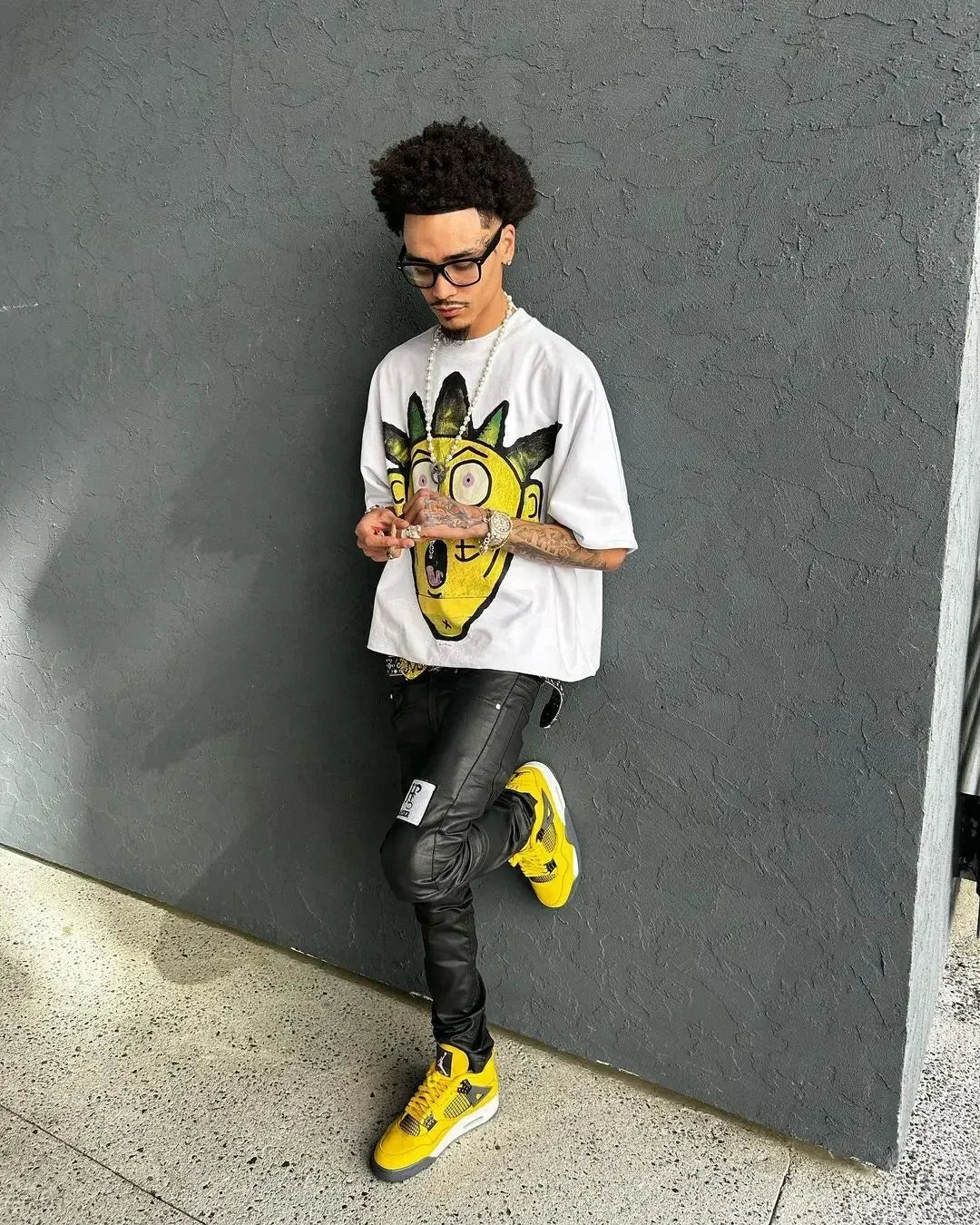 CARTOON GRAPHIC TEE